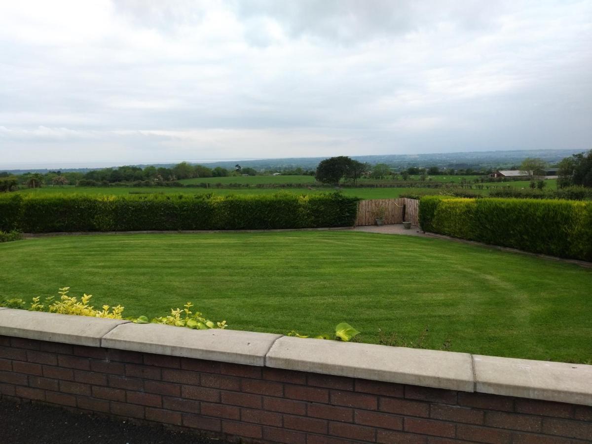 Antrim Heights Bnb エクステリア 写真